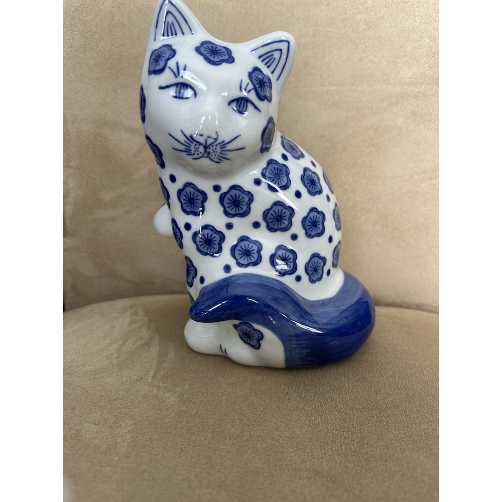 Seymour‎ Mann Blue & White Floral Cat Figurine Fine Porcelain 8" Tall Great Cond
